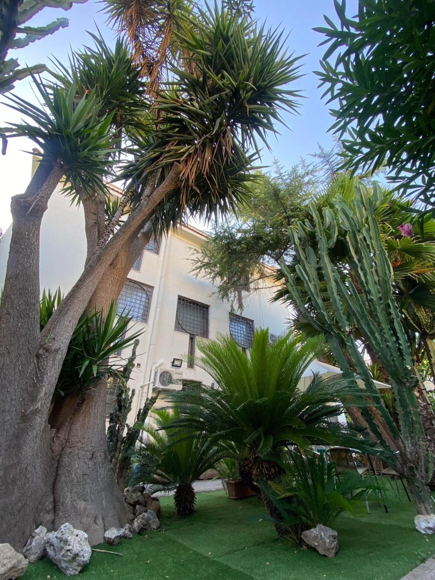 Villa Luigi XVI Taranto Exteriör bild